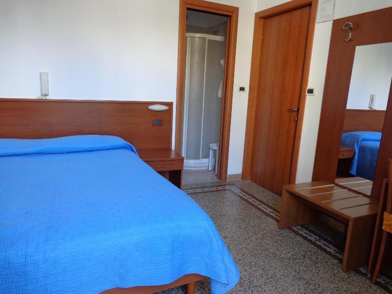 Hotel Lora Bordighera Buitenkant foto