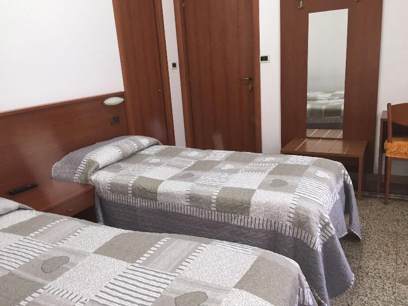 Hotel Lora Bordighera Buitenkant foto