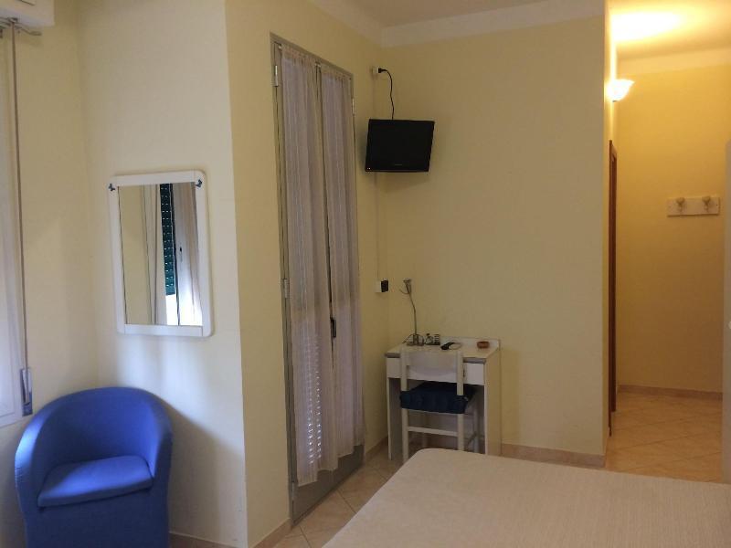 Hotel Lora Bordighera Buitenkant foto