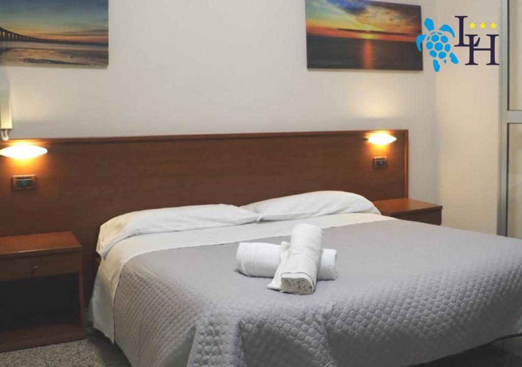 Hotel Lora Bordighera Buitenkant foto