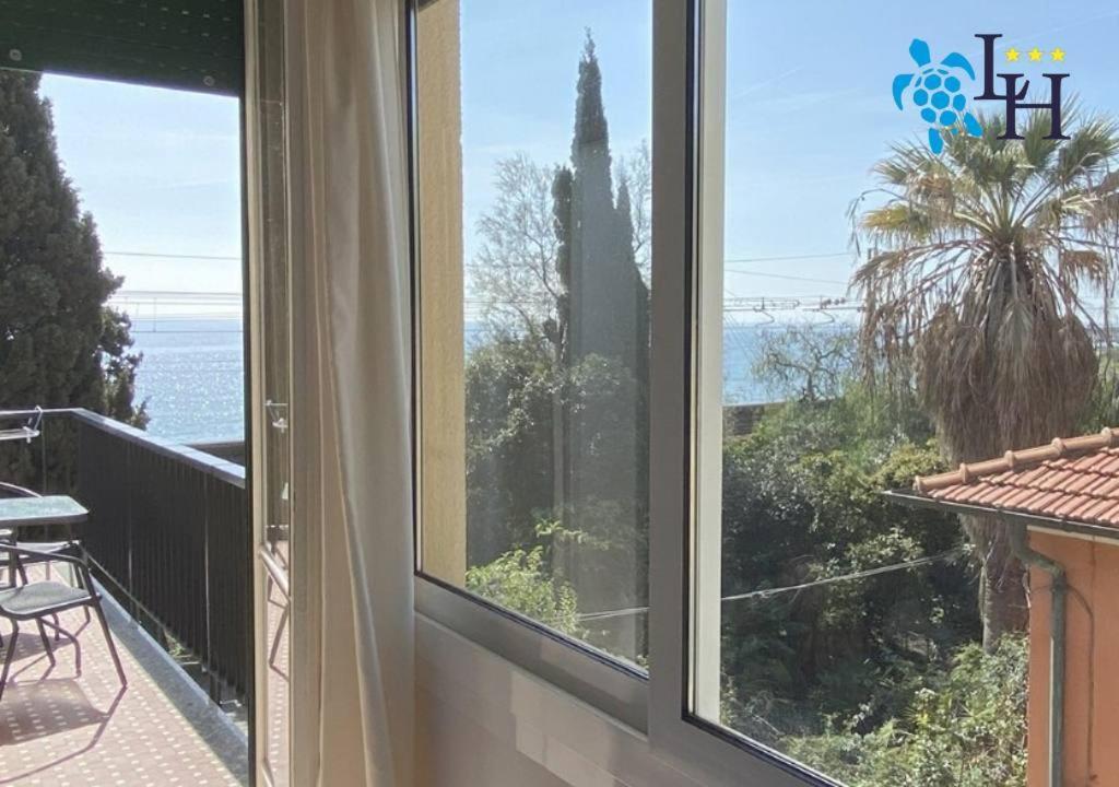 Hotel Lora Bordighera Buitenkant foto