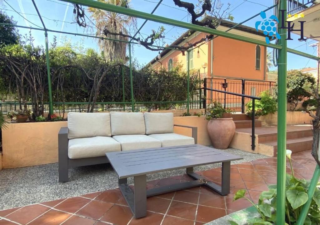 Hotel Lora Bordighera Buitenkant foto