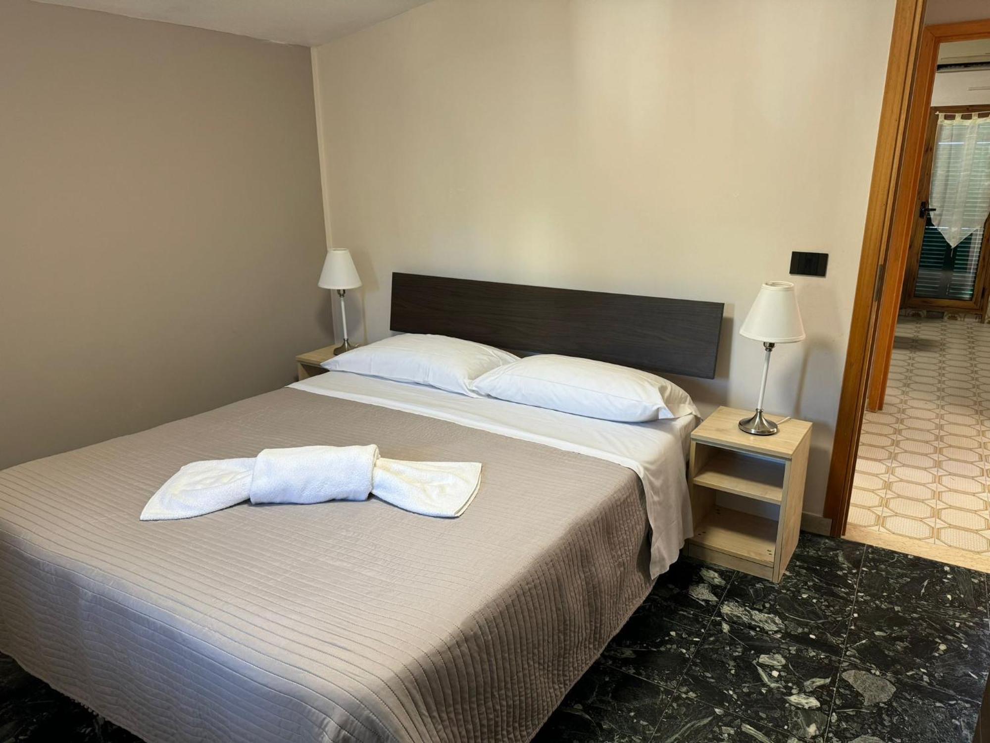 Hotel Lora Bordighera Buitenkant foto